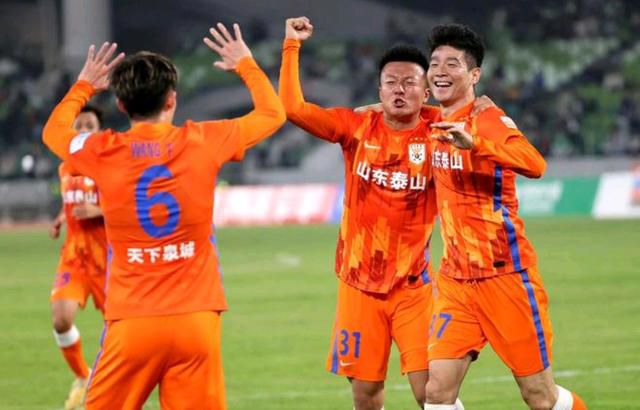 丹尼尔·克雷格新造型难认出2024-06-12 热门新闻 食物和爱都不可辜负！